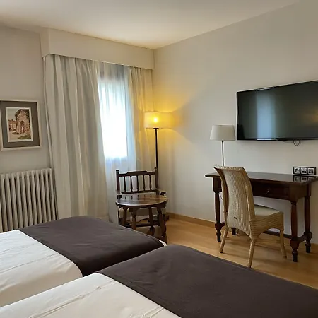 De 4* بويبلا ذي سانابريا