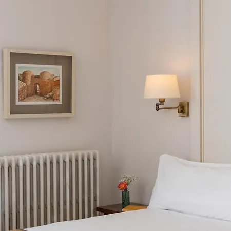 Hotel De 4*