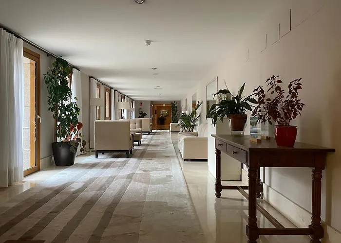 파라도르 드 푸에블라 드 사나브리아 4*