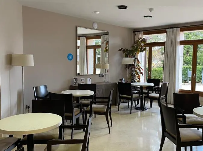 파라도르 드 푸에블라 드 사나브리아 4*