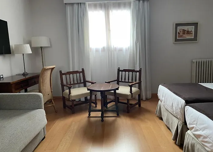 파라도르 드 푸에블라 드 사나브리아 호텔 4*