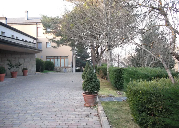 파라도르 드 푸에블라 드 사나브리아 호텔