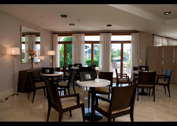 호텔 파라도르 드 푸에블라 드 사나브리아 푸에블라 데 사나브리아